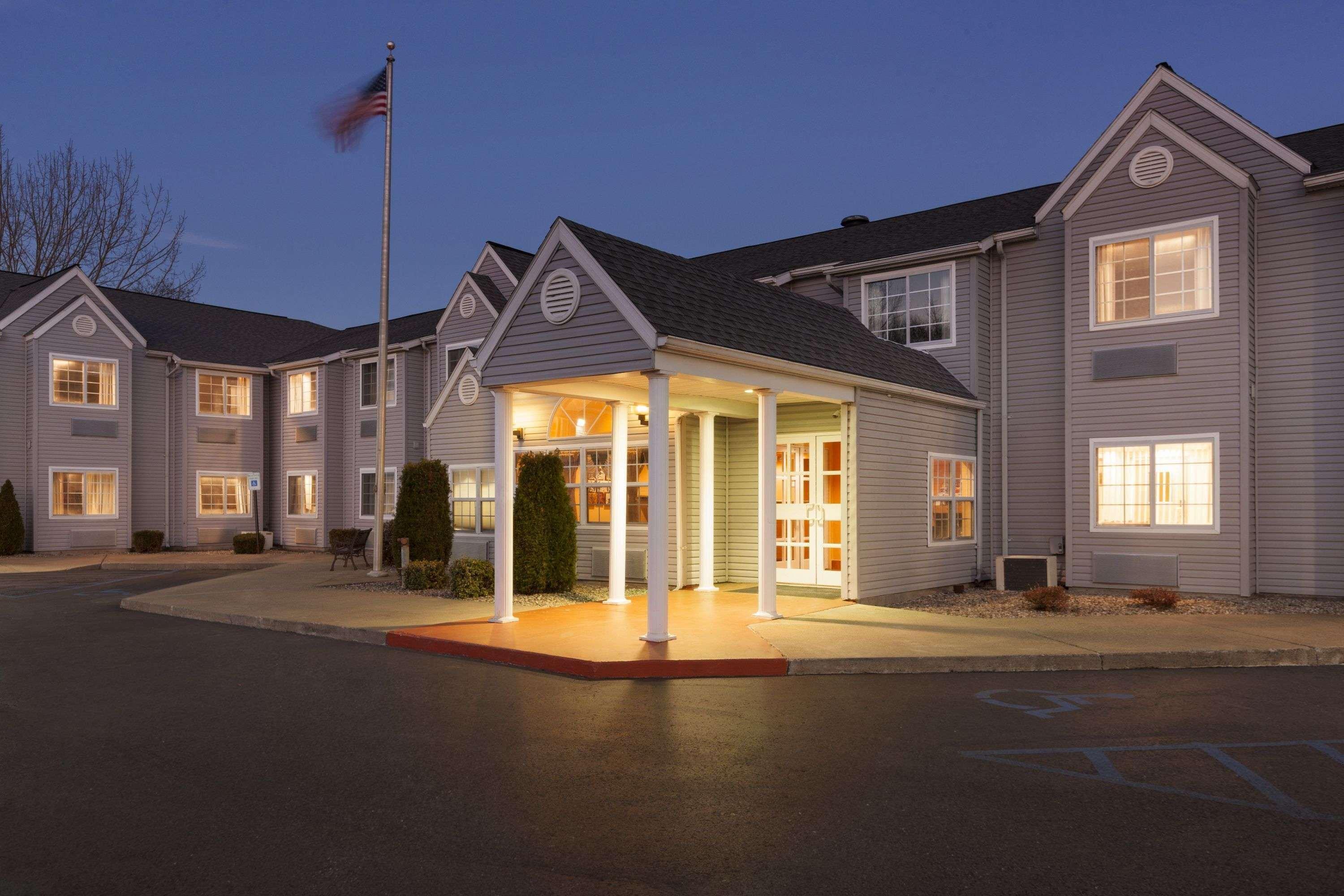Microtel Inn By Wyndham - Albany Airport Латам Экстерьер фото