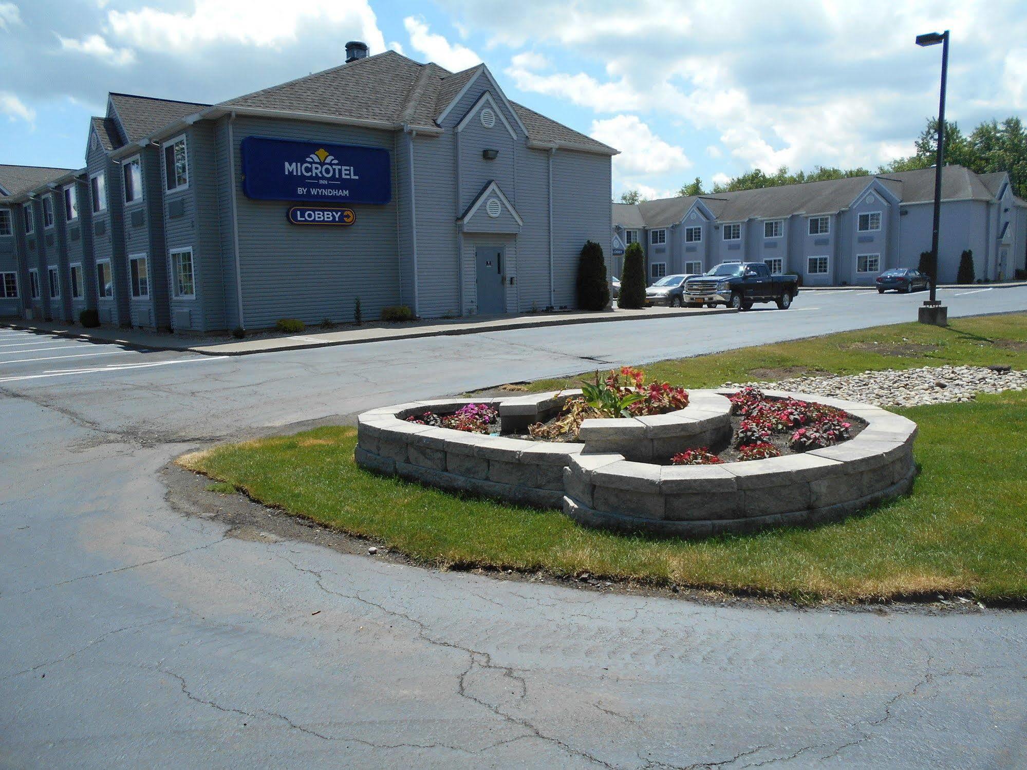 Microtel Inn By Wyndham - Albany Airport Латам Экстерьер фото