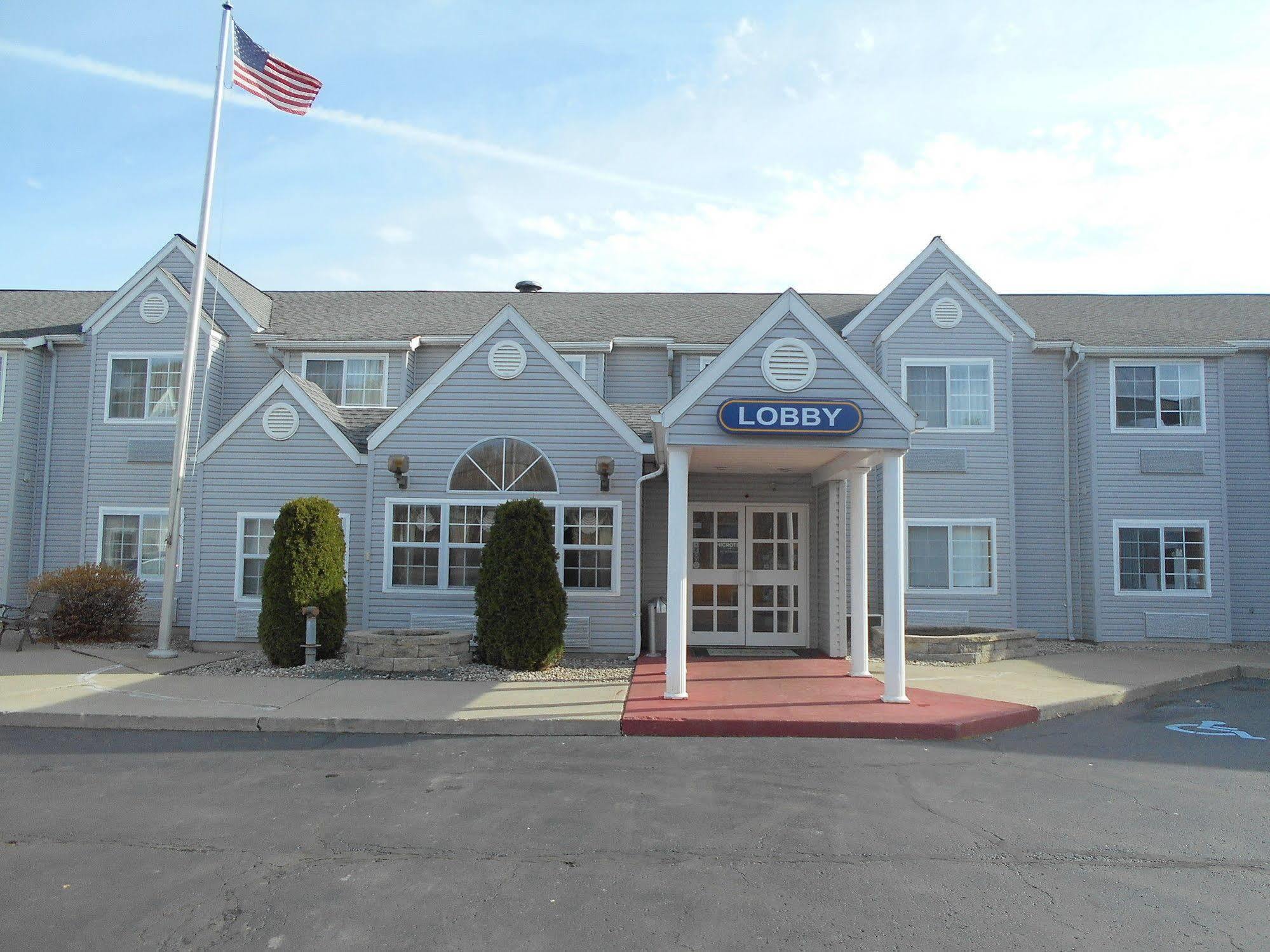 Microtel Inn By Wyndham - Albany Airport Латам Экстерьер фото